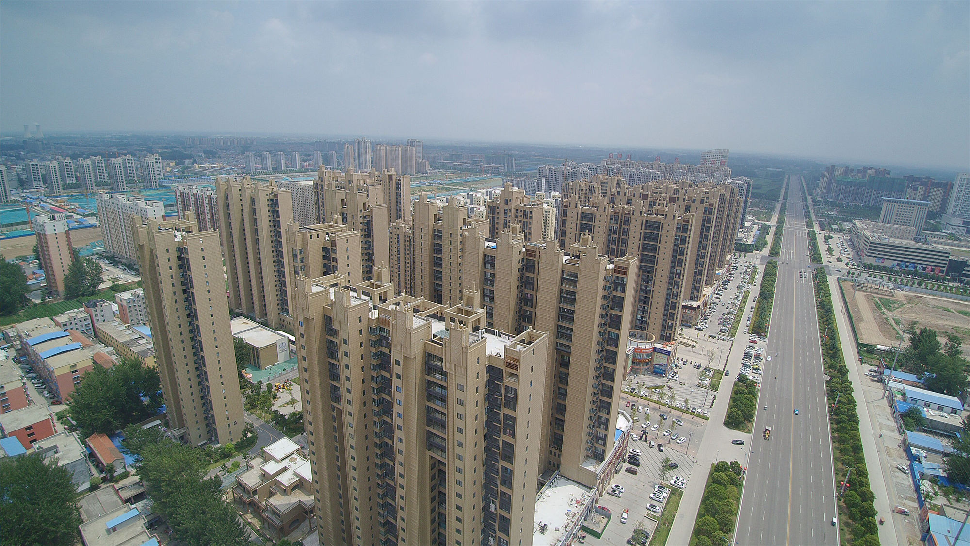 ZKO中凱 外墻柔性膩?zhàn)?/>
		</div>
		<strong>Product profile：</strong>
		<article><p>K907外墻柔性膩?zhàn)邮墙ㄖ妹鎸硬牧?，采用水泥，精選細(xì)骨料及聚合物添加劑合理配制而成。</p></article>
		<article><p style=